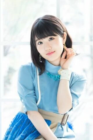 Fichier:Nao Toyama - Hikaru.webp
