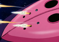 La soucoupe amirale tire des missiles depuis les orifices entourant les ouvertures destinées aux navettes (épisode 11).